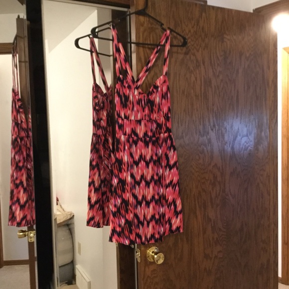 Express Dress - Picture 3 of 3